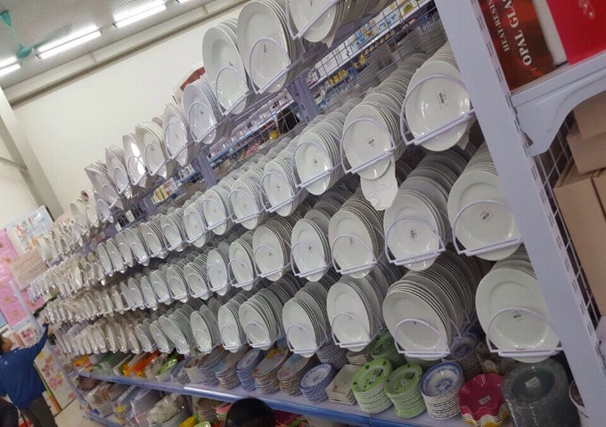 kệ để bát đĩa và hàng gia dụng cho siêu thị